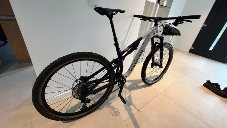 Used Canyon Neuron 6 2024 2024 Mountainbike, Black, 27.5, 29 — image 2 of 6