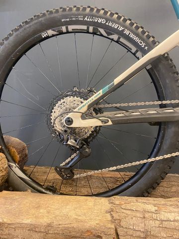 Brugt Pivot Shuttle AM Shimano Deore XT 2024 Mountainbike — billede 3 af 11