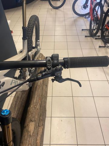 Brugt Pivot Shuttle AM Shimano Deore XT 2024 Mountainbike — billede 11 af 11