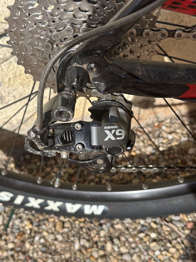 Specialized Stumpjumper SRAM X9 2015 Mountainbike de segunda mano, Negro — imagen 2 de 8