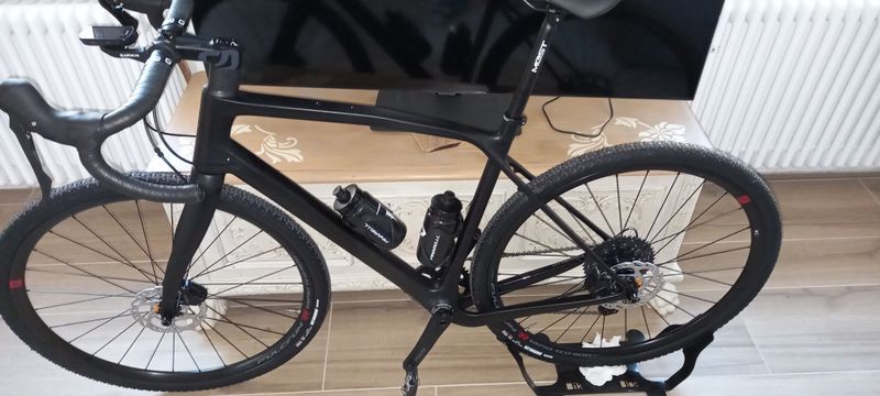 Używany Pinarello Granger X1 Disc 2023 2023 Road & Gravel — zdjęcie 1 z 13