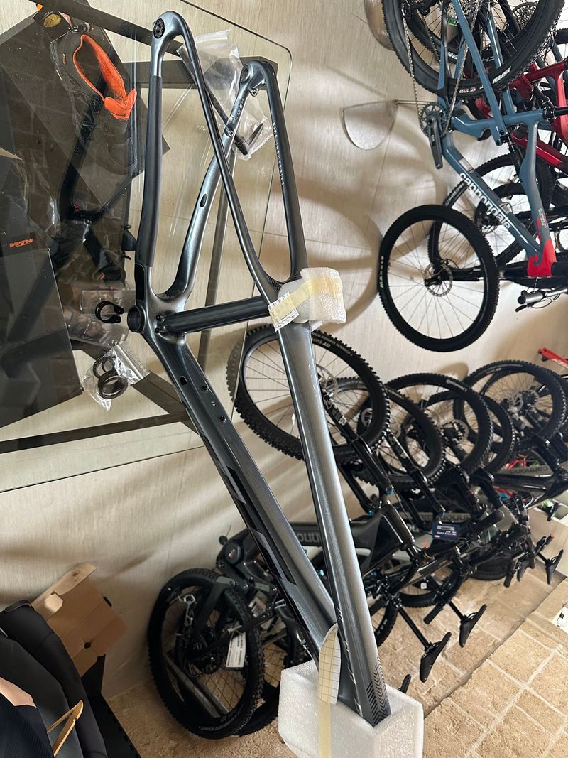 Used KTM Myroon 2023 Mountainbike, Light Gray — image 10 of 11