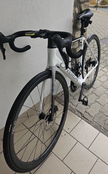 Used Orbea ORCA AERO M35iLTD PWR 2024 2024 Road & Gravel, White — image 4 of 6