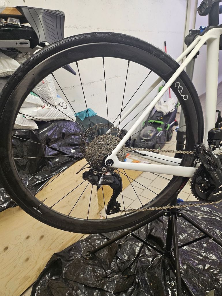 Used Orbea ORCA AERO M35iLTD PWR 2024 2024 Road & Gravel, White — image 3 of 6