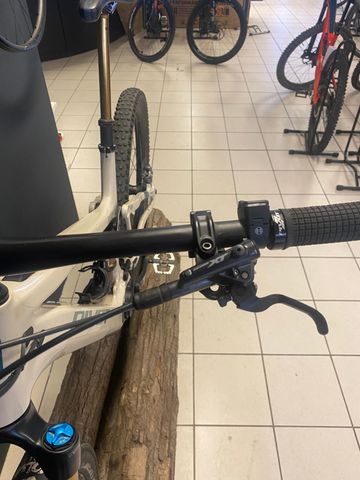 Brugt Pivot Shuttle AM Other Shimano 2024 Mountainbike — billede 10 af 12