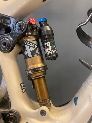 Brugt Pivot Shuttle AM Other Shimano 2024 Mountainbike — billede 11 af 12