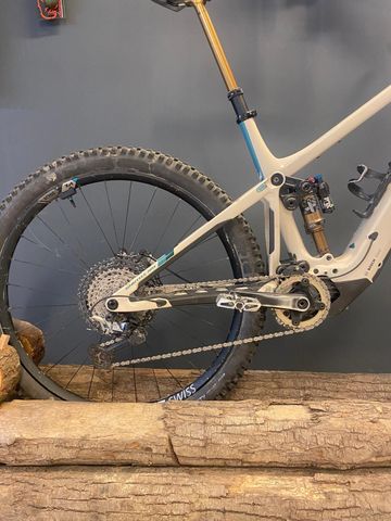 Brugt Pivot Shuttle AM Other Shimano 2024 Mountainbike — billede 2 af 12