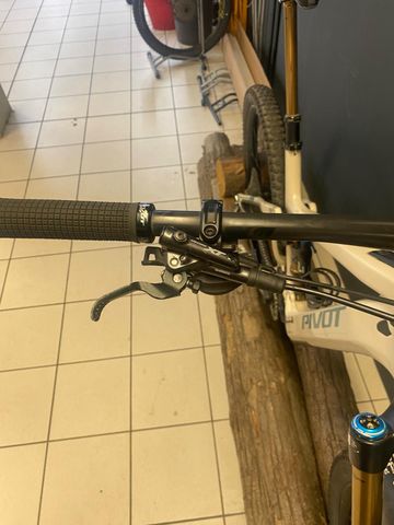 Brugt Pivot Shuttle AM Other Shimano 2024 Mountainbike — billede 12 af 12