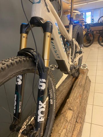 Brugt Pivot Shuttle AM Other Shimano 2024 Mountainbike — billede 9 af 12