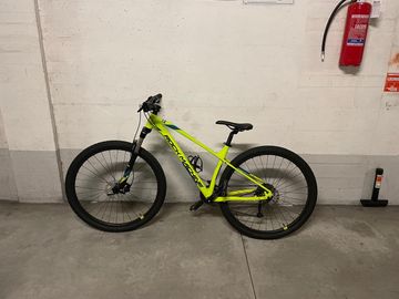 Used Rock Machine Torrent 2023 Mountainbike, Orange — image 1 of 8
