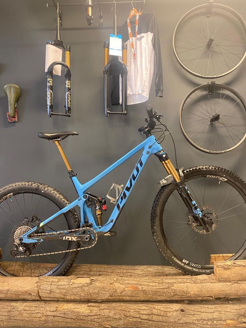Tweedehands Pivot Switchblade Pro XT/XTR 2024 Mountainbike — afbeelding 1 van 10