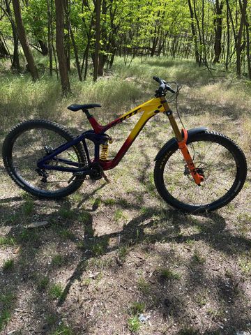 Used Giant Glory SRAM GX 2025 MTB