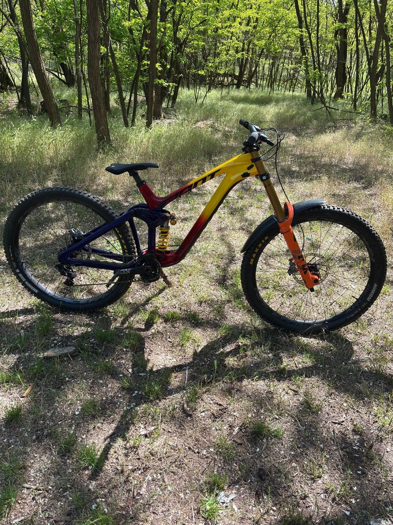 Used Giant Glory SRAM GX 2025 Mountainbike, Blue, 29 — image 1 of 12