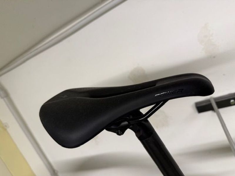 Używany Specialized Diverge Base Carbon 2021 2021 Road & Gravel — zdjęcie 4 z 9
