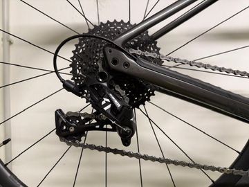 Używany Specialized Diverge Base Carbon 2021 2021 Road & Gravel — zdjęcie 6 z 9
