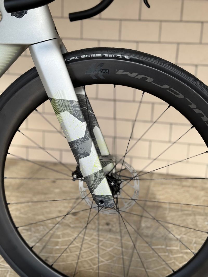Scott Foil RC 30 2024 2024 Road & Gravel usato, Grigio chiaro — immagine 3 di 9