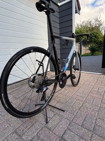 Basso Diamante Shimano Ultegra Di2 2024 Road & Gravel d'occasion — image 2 sur 12