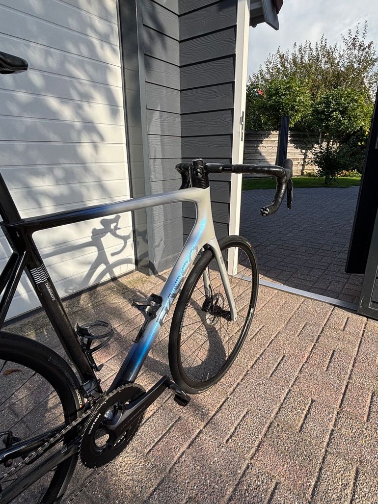 Basso Diamante Shimano Ultegra Di2 2024 Road & Gravel d'occasion — image 8 sur 12