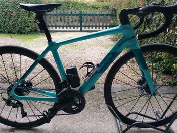 Used Bianchi Infinito Ultegra 2023 2023 Road & Gravel, Green — image 2 of 10