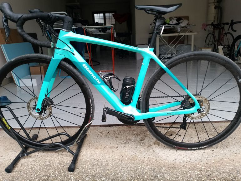 Used Bianchi Infinito Ultegra 2023 2023 Road & Gravel, Green — image 1 of 10