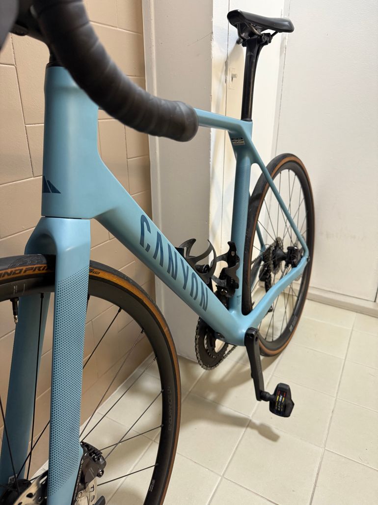 Used Canyon Endurace CF SLX 8 Di2 2023 2023 Road & Gravel, Blue — image 17 of 18
