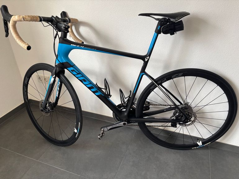 Used Giant Defy Advanced SL 0 2016 2016 Road & Gravel — image 1 of 10