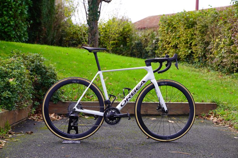 Used Orbea Orca SRAM Force eTap AXS 2025 Road & Gravel, White — image 1 of 12