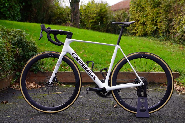 Used Orbea Orca SRAM Force eTap AXS 2025 Road & Gravel, White — image 9 of 12
