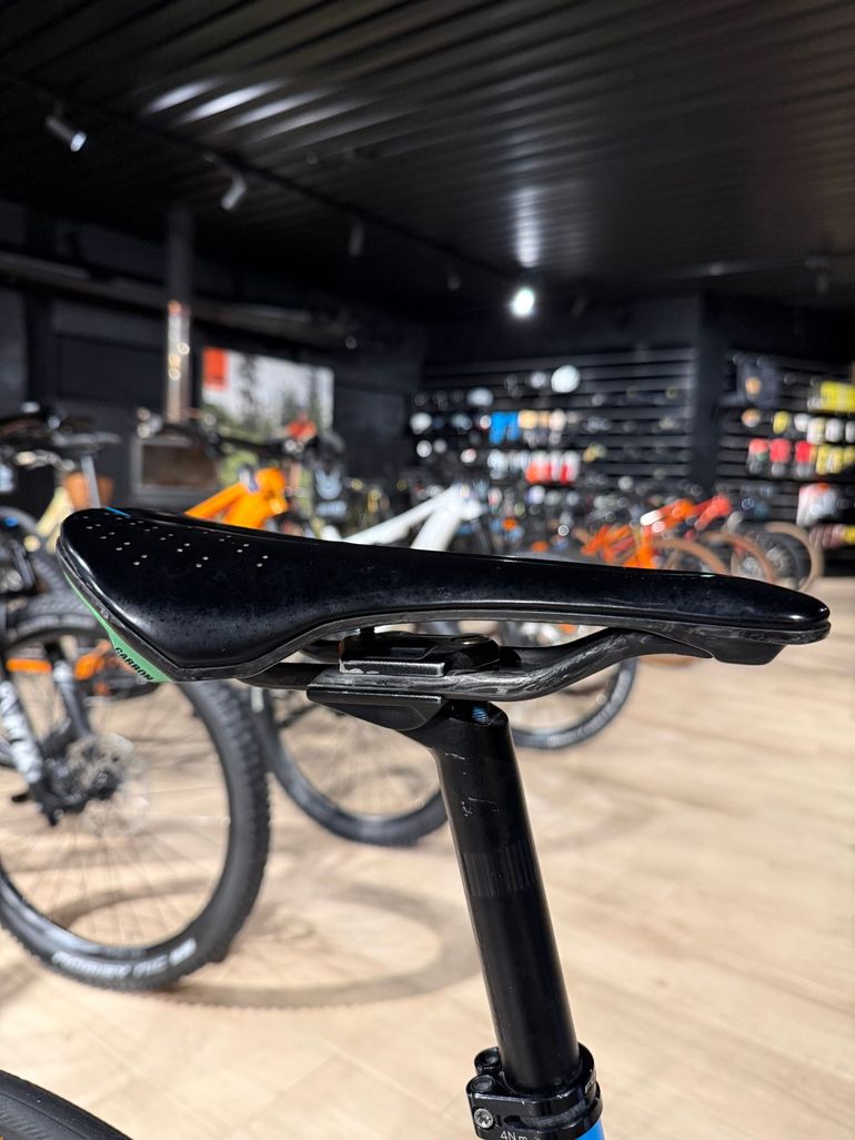 Used Focus Cayo 2017 Road & Gravel, White — image 2 of 5