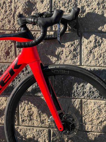 Brugt Trek Domane SLR 9 eTap 2022 2022 Road & Gravel — billede 10 af 16