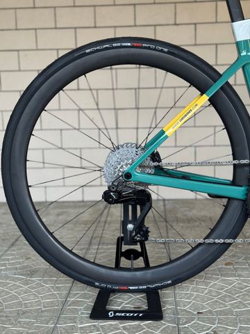 Scott Addict RC Pro 2026 Road & Gravel usato, Bianco — immagine 3 di 8