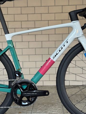 Scott Addict RC Pro 2026 Road & Gravel usato, Bianco — immagine 2 di 8