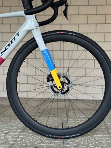 Scott Addict RC Pro 2026 Road & Gravel usato, Bianco — immagine 4 di 8