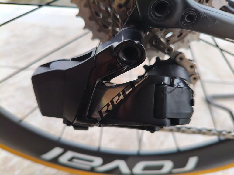Used Specialized S-Works Tarmac SL8 - SRAM Red eTap AXS 2024 2024 Road & Gravel, Green — image 11 of 11