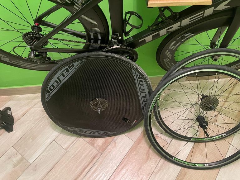 Used Trek Madone 9 2021 Road & Gravel, Black — image 4 of 5