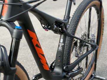 Brugt KTM Scarp Elite 2024 2024 Mountainbike — billede 10 af 11