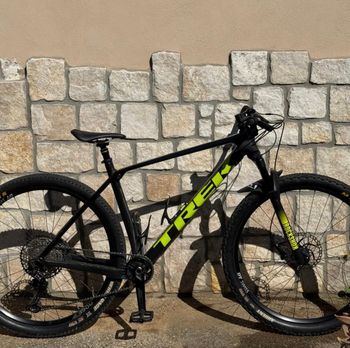 Used Trek Procaliber Shimano Deore XT 2021 Mountainbike, Black — image 3 of 11