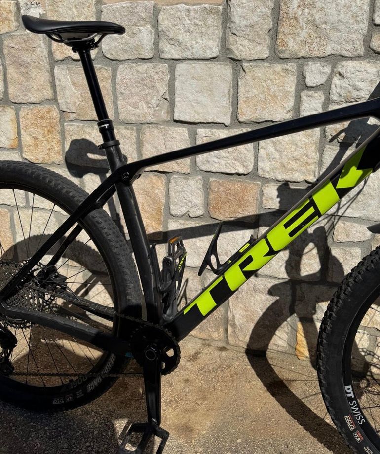 Used Trek Procaliber Shimano Deore XT 2021 Mountainbike, Black — image 7 of 11