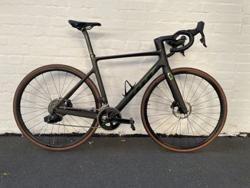 Used Scott Addict RC 30 2022 Road & Gravel, Green — image 1 of 10