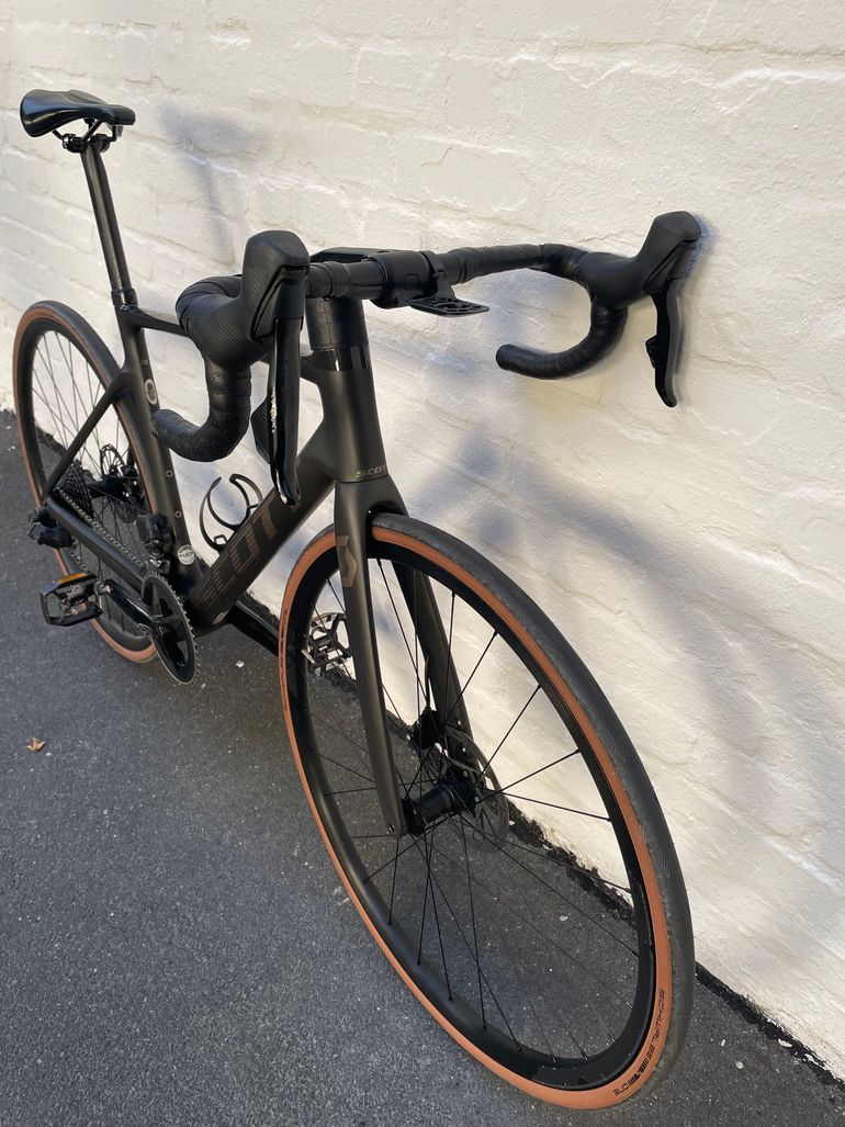 Used Scott Addict RC 30 2022 Road & Gravel, Green — image 3 of 10