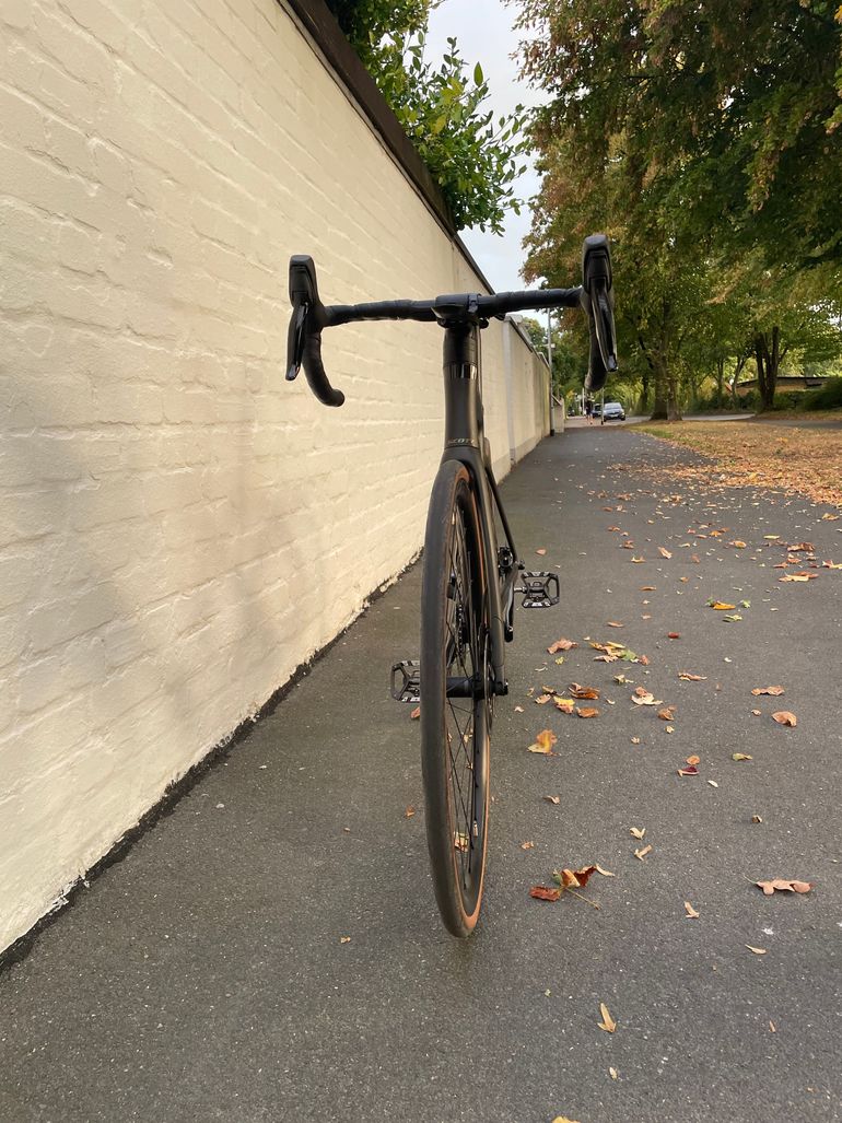 Used Scott Addict RC 30 2022 Road & Gravel, Green — image 4 of 10
