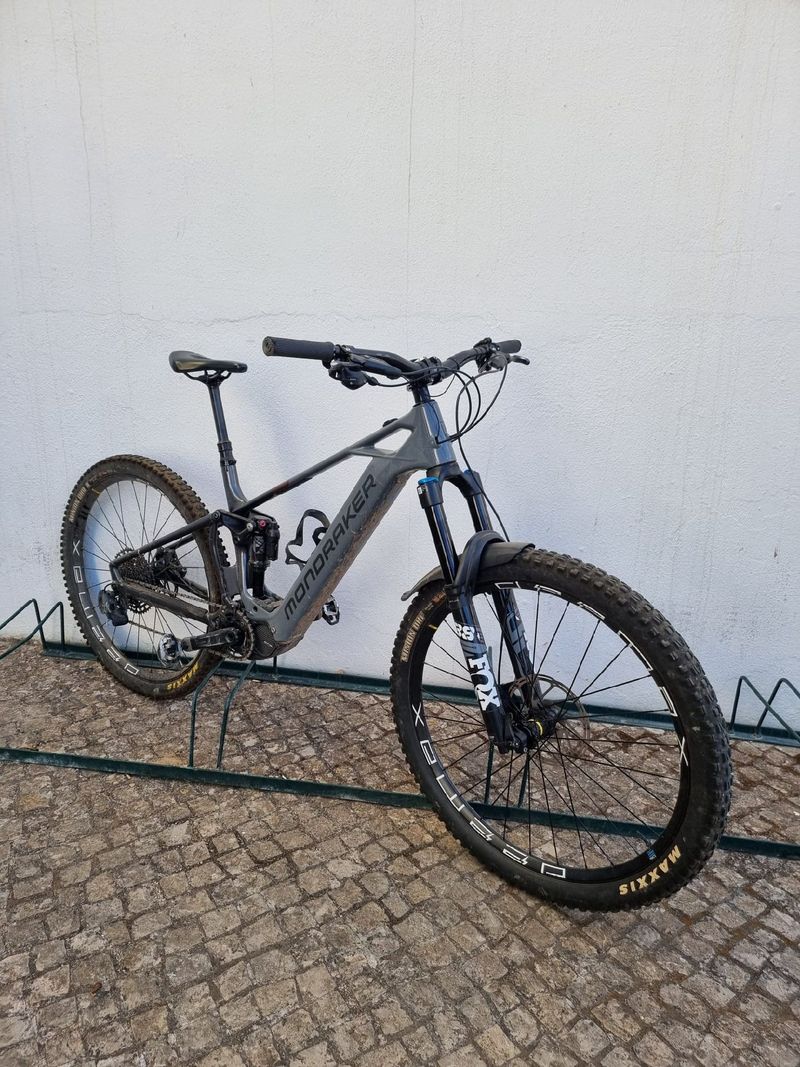 Used Mondraker CRUSHER 2024 2024 Mountainbike, Light Gray, 29 — image 1 of 5