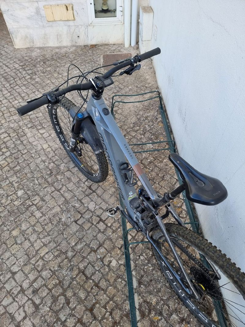 Used Mondraker CRUSHER 2024 2024 Mountainbike, Light Gray, 29 — image 3 of 5