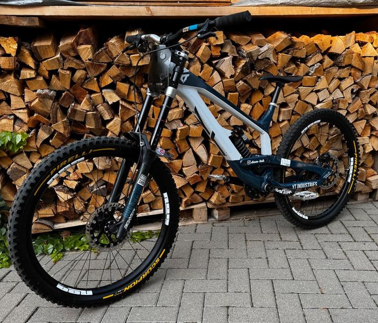 Used Alchemy Downhill 2019 Mountainbike, Blue — image 1 of 5