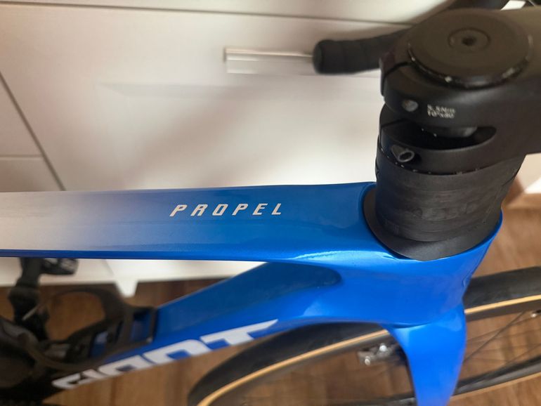 Used Giant Giant Propel 2024 Road & Gravel, Azul — image 3 of 5