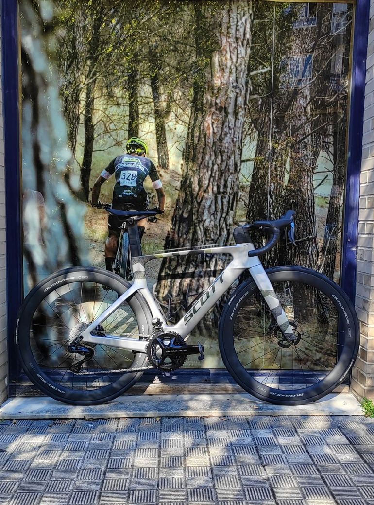 Used Scott FOIL RC MONTAJE A LA CARTA 2025 Road & Gravel, Light Gray — image 11 of 11