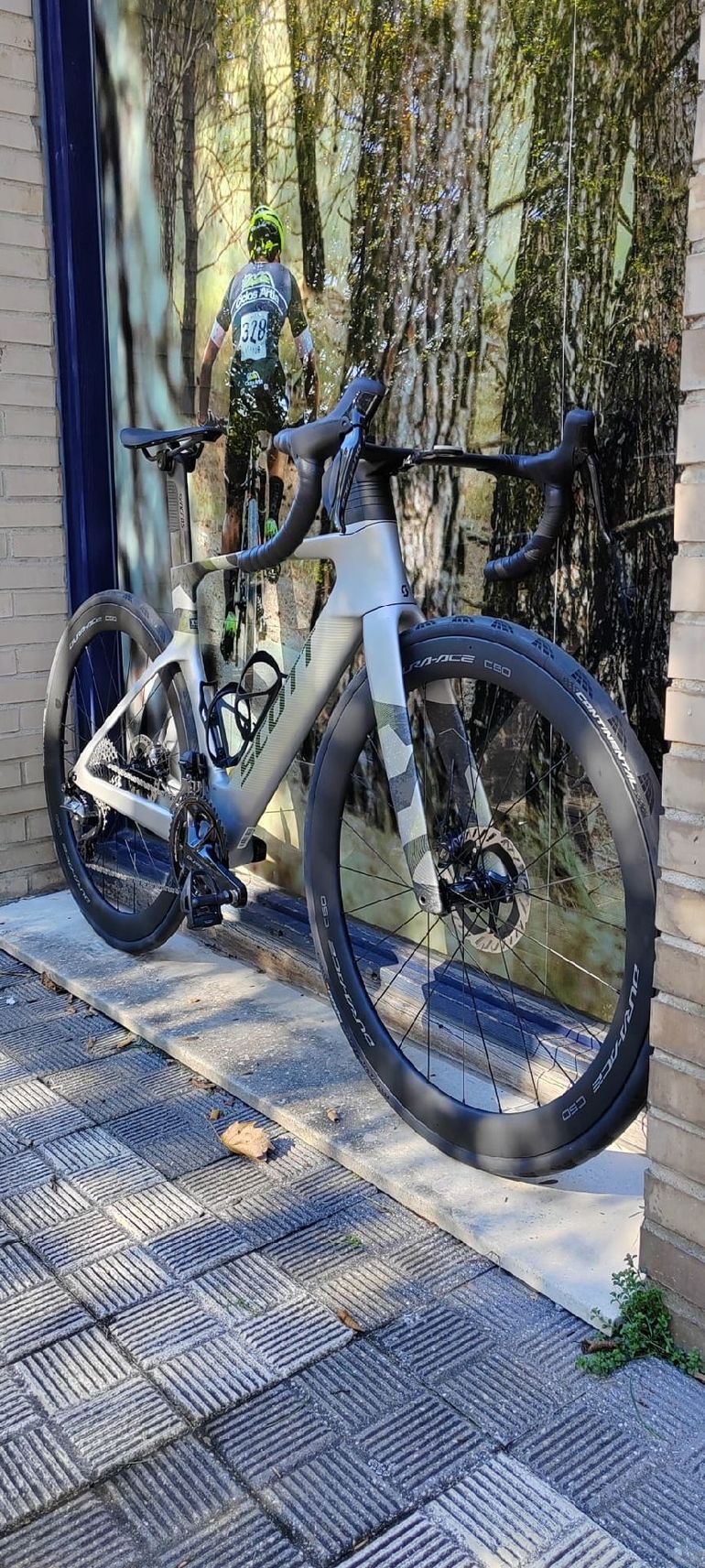 Used Scott FOIL RC MONTAJE A LA CARTA 2025 Road & Gravel, Light Gray — image 2 of 11