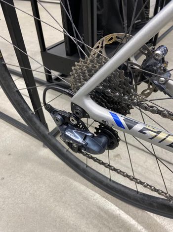 Used Giant Bici GIANT ADVANCED PRO 2020 Road & Gravel, Gris claro — image 2 of 5