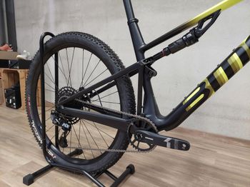 BMC Fourstroke FOUR 2024 2024 Mountainbike usato, Nero — immagine 3 di 5