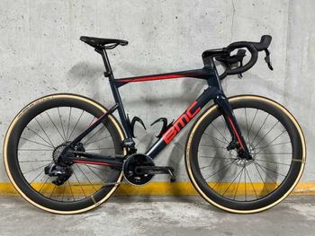 BMC, BMC Roadmachine 01 Sram Force E-Tap AXS